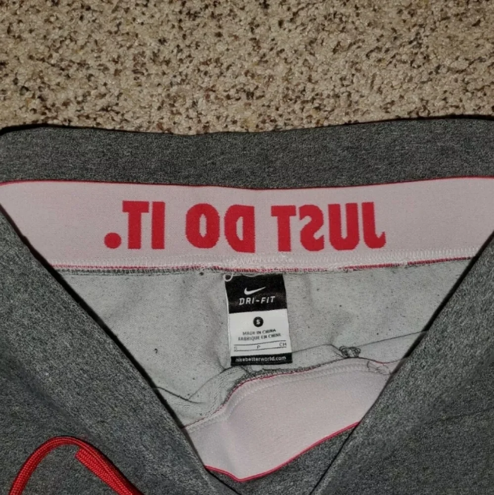 Nike DRI FIT Just Do It Athletic Running Yoga Gray Capri Pants - Picture 5 of 5